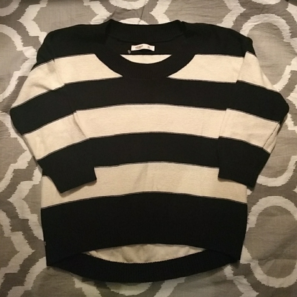 Hi-Lo V-Neck Sweater